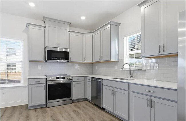 Building Photo - 106 Palmetto Ave