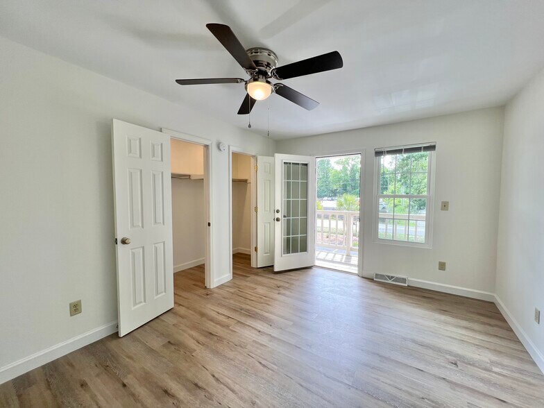 Upper-Front Bedroom - 274 Fleming Rd
