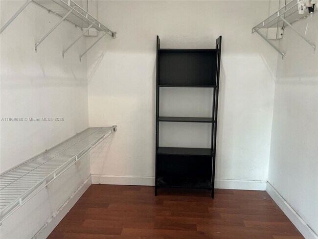 Building Photo - 7133 SW 109th Ct
