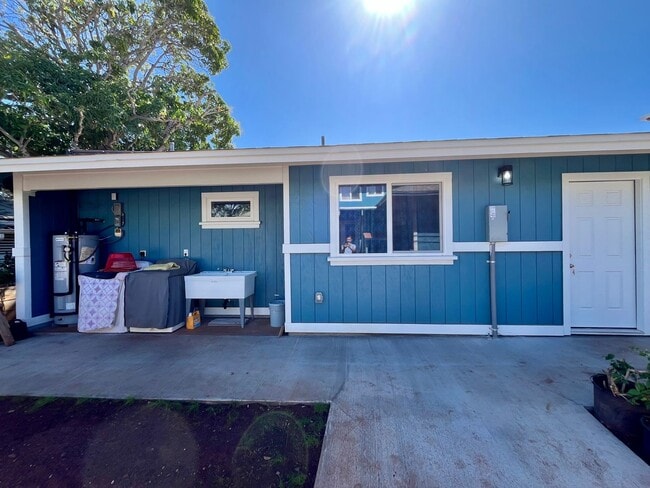 Building Photo - Brand New 1 Bed, 1 Bath Back House in Kaimuki w/ 1 Parking