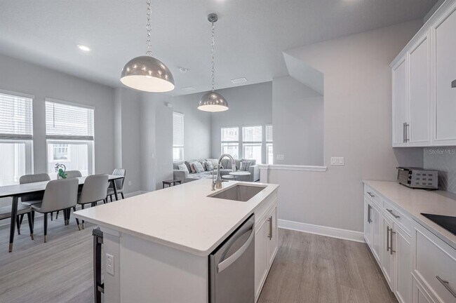 Building Photo - 2400 Ezzell Ct