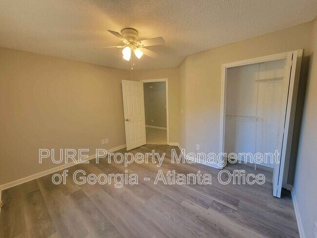 Building Photo - 102 Laguna Springs Dr