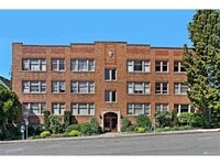Building Photo - 4235 Brooklyn Ave NE
