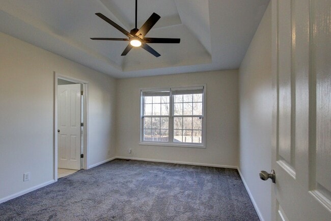 Building Photo - 3 bed 2 bath Fenced yard.  Heart of St. B.  Hurry.