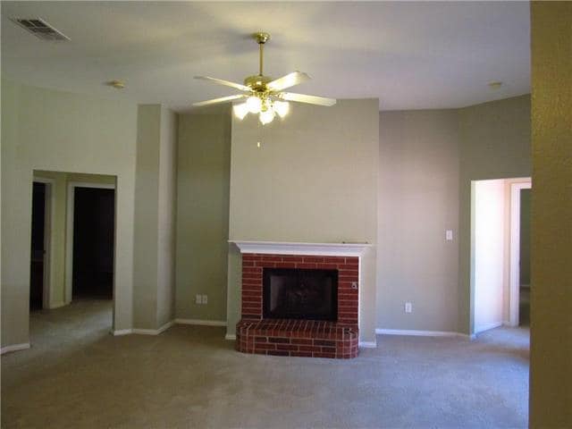 Building Photo - 1811 Lake Travis Dr