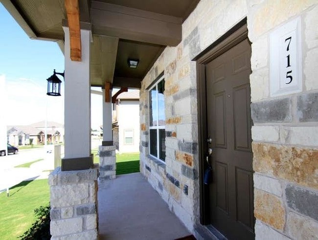 Building Photo - 712 Tinton Falls Ln