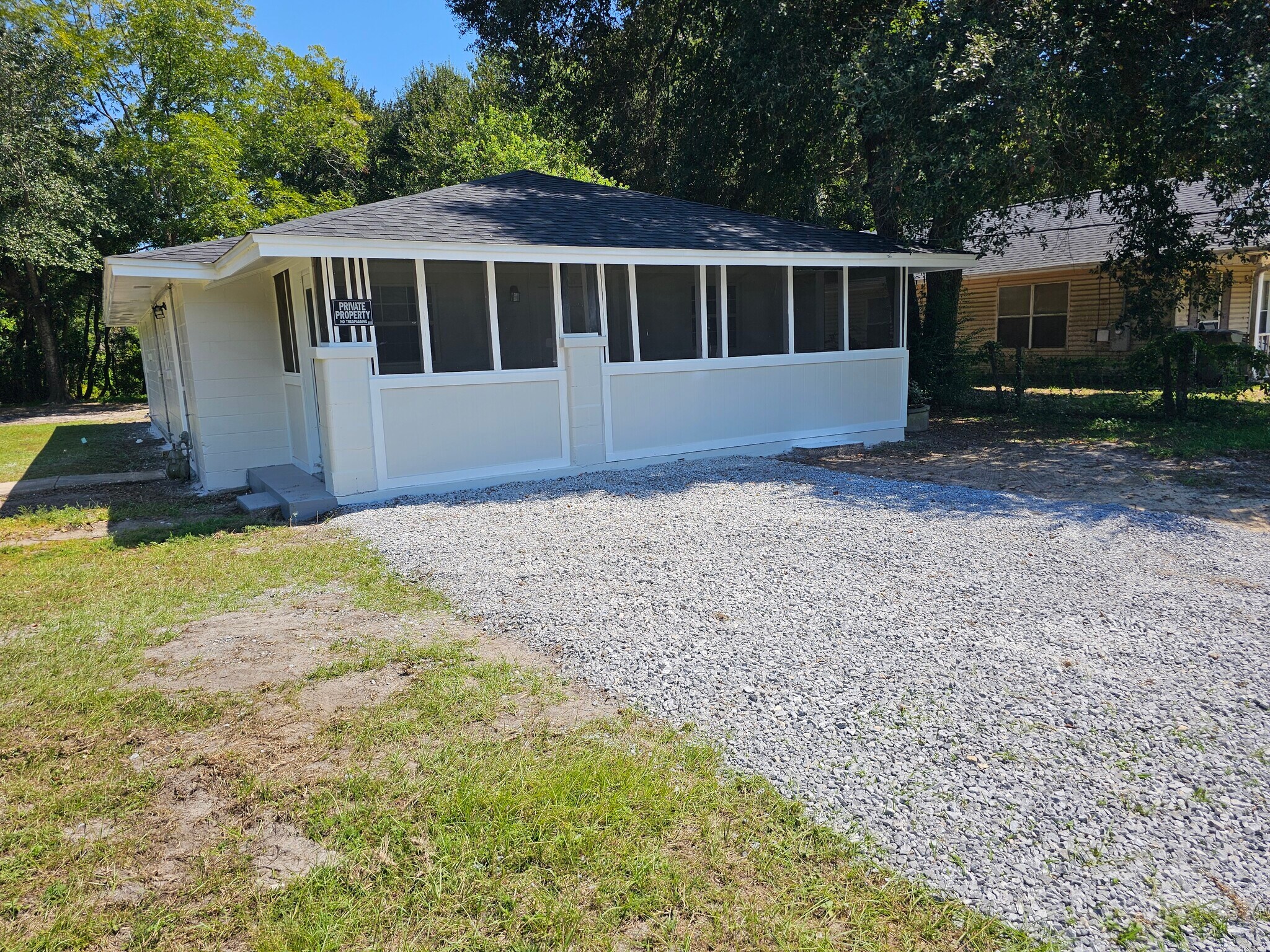 Building Photo - 1150 Hawthorn Dr