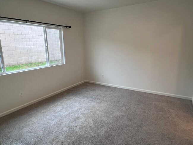 Building Photo - BEAUTIFUL NEWER HOME IN WEST ROSEVILLE!!