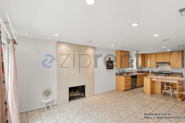 Building Photo - 228 Chestnut Ct