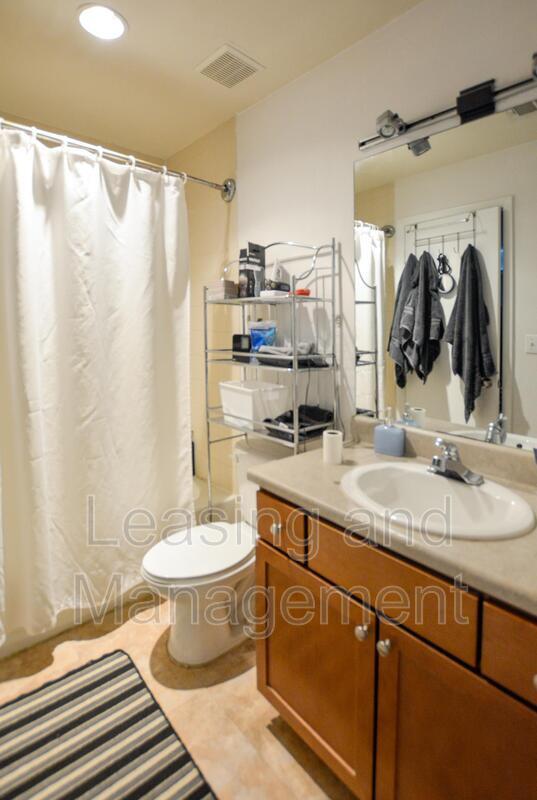 Building Photo - 275 Alexandra Dr