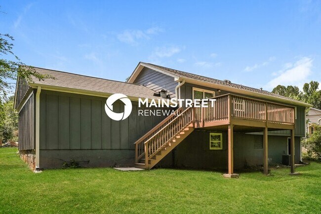 Building Photo - 3 Bedroom Pet-Friendly Home in Stone Mountain, GA with Main Street Renewal