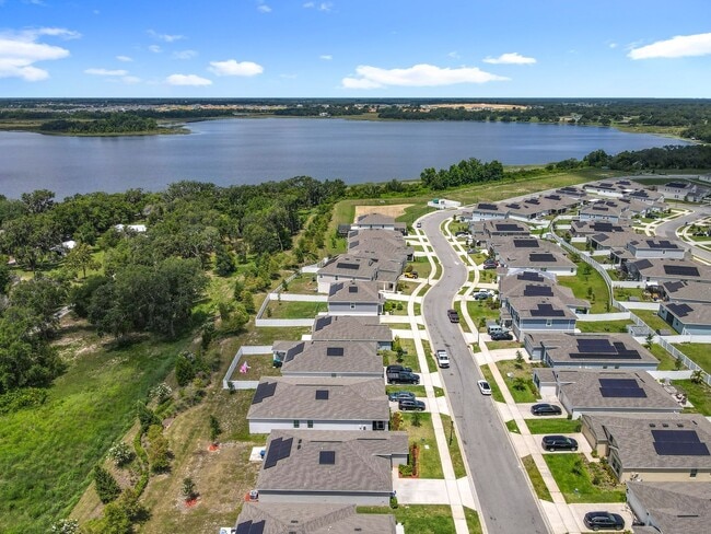 Building Photo - 4/2 Groveland Home with Solar Panels