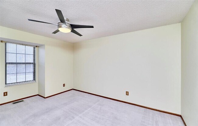Building Photo - 2304 Yellowstone Park Ct