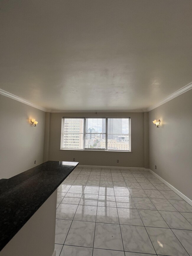 Building Photo - 311 W Ashley St