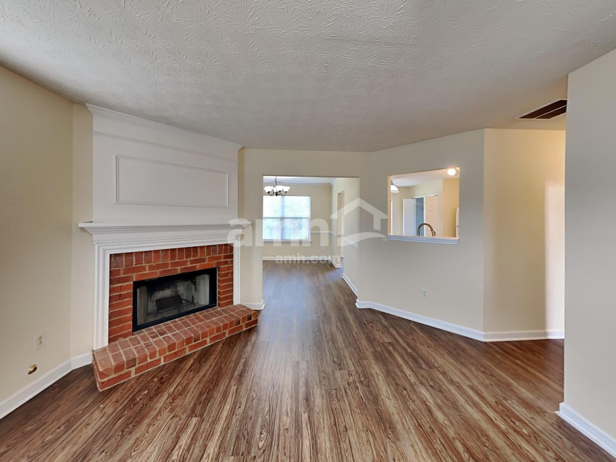 Building Photo - 891 Edgewood Ln