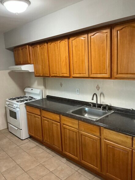 Primary Photo - 236 Old Bergen Rd