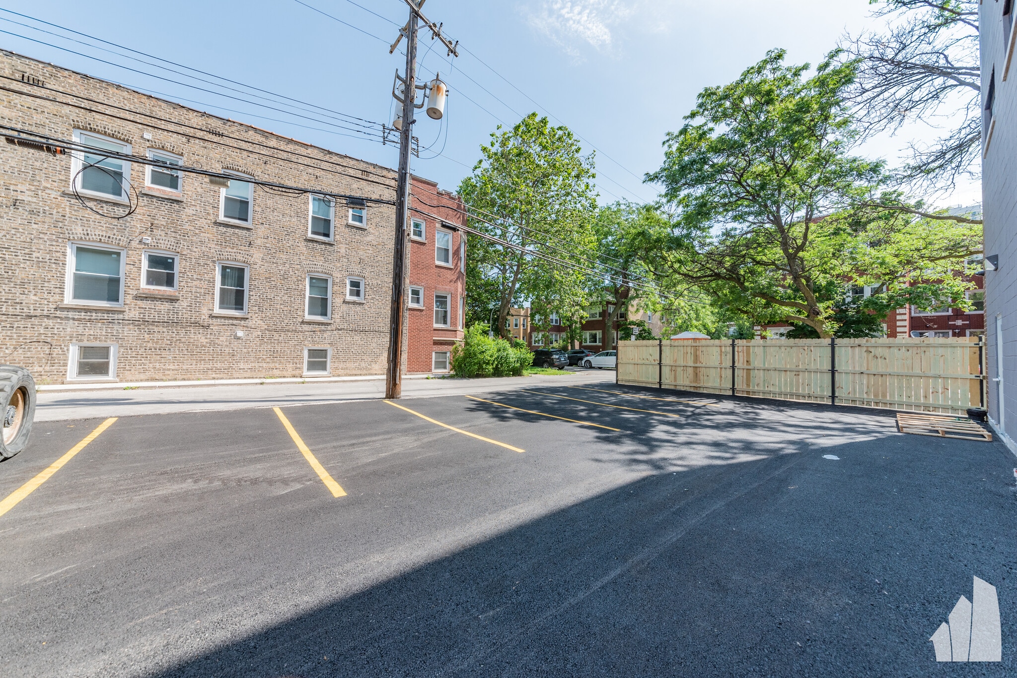 Building Photo - 6350 N Glenwood Ave
