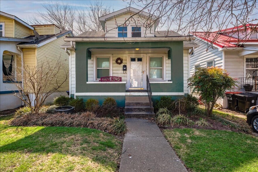Primary Photo - 614 Merwin Ave