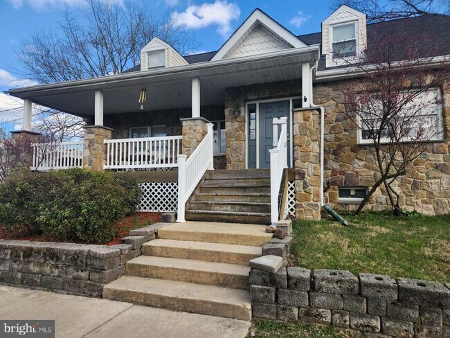 Building Photo - 1507 Easton Rd