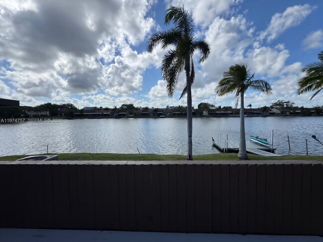 Building Photo - 5763 N Park Rd