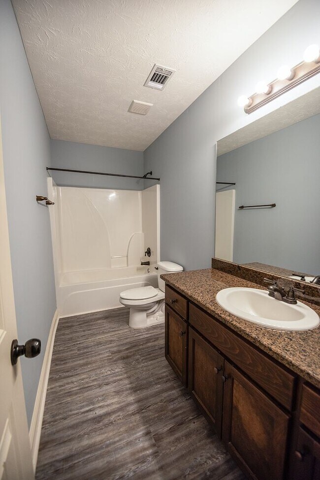 Building Photo - Beautiful home available from May 5!