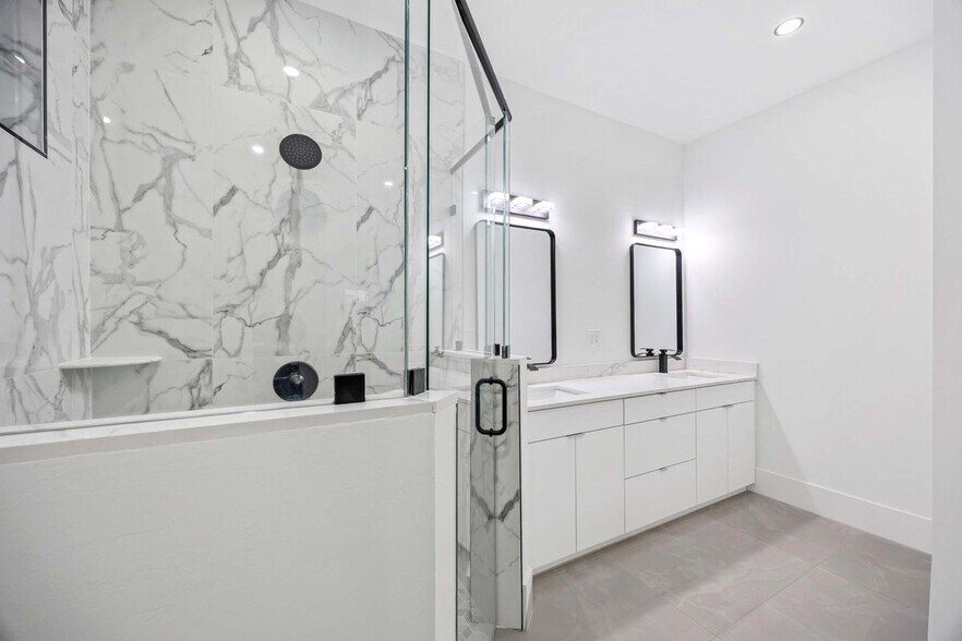 Building Photo - 3809 Sunset Rd