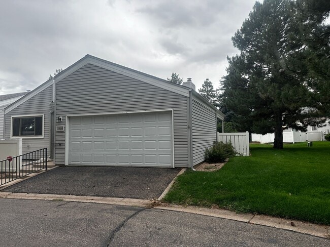 Building Photo - Stunning 3 bedroom AVAILABLE NOW!