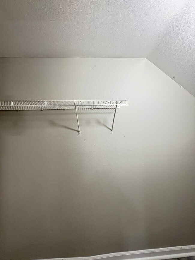 Building Photo - Bellagio Living III