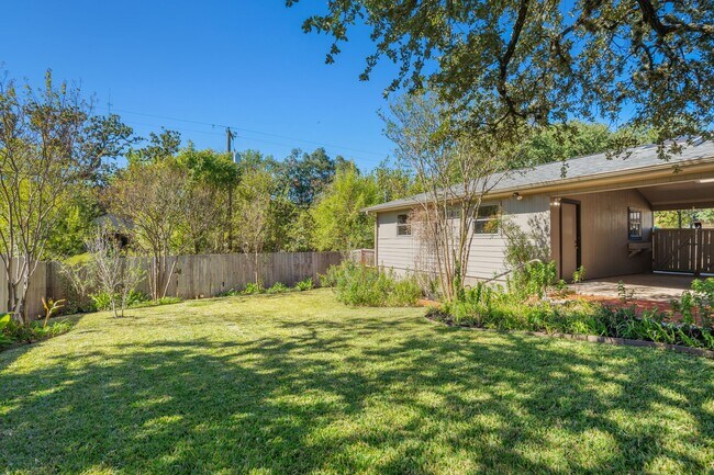 Building Photo - 3802 Sunnybrook Ln