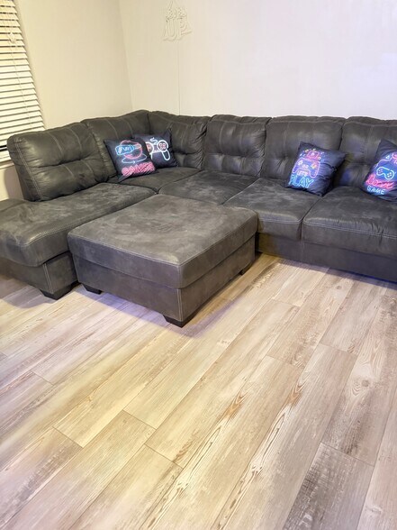 Building Photo - 3630 Sunset Hollow Dr