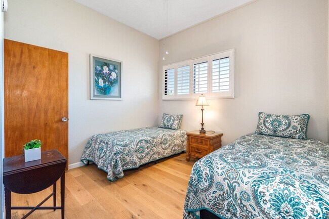 Building Photo - Fully Furnished, 3 Bed/3 Bath, Waiehu Heig...