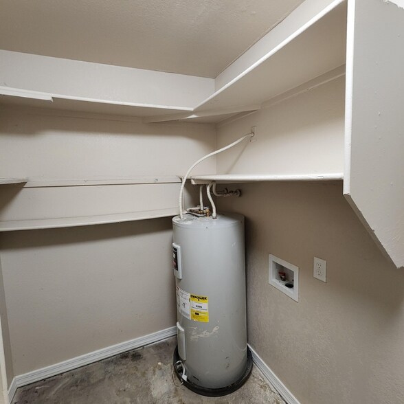 Building Photo - 608 S Pioneer