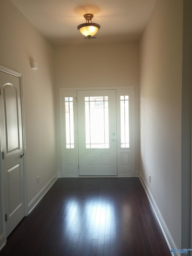 Building Photo - 29635 Laura Ridge Dr NW