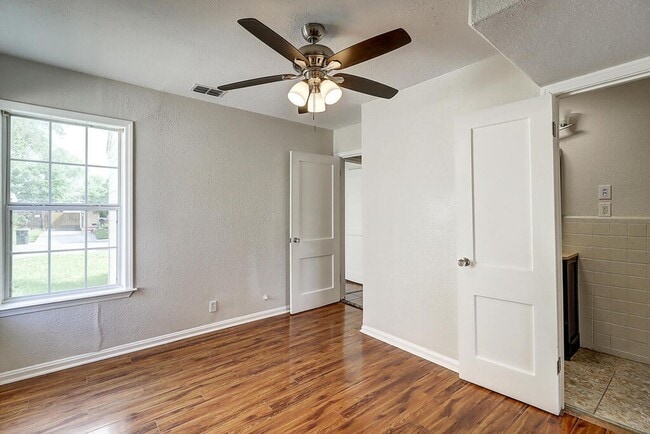 Building Photo - 722 Ralston Ave