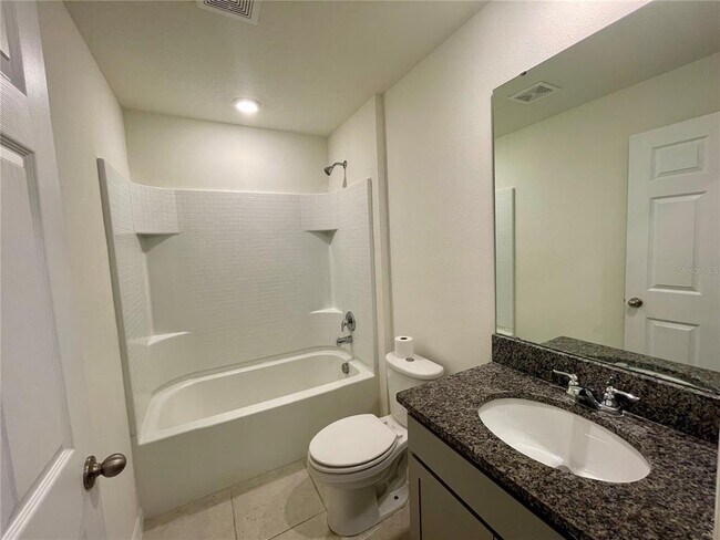 Building Photo - 348 Towns Cir
