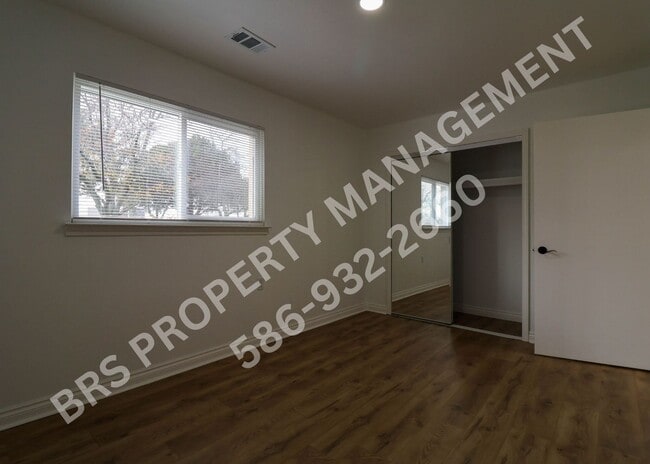 Building Photo - Beautifully Remodeled 2-Bedroom Condo in Fraser, MI