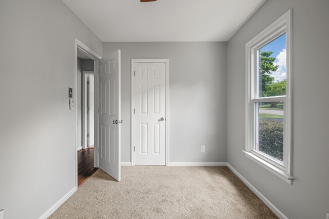 Building Photo - 5712 Sara Kay Dr
