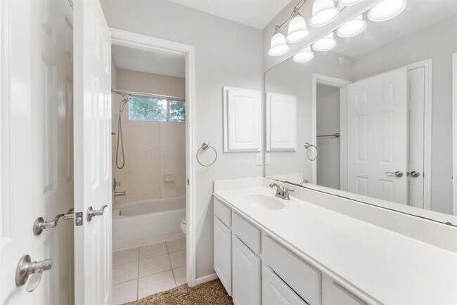 Building Photo - 15 Capshaw Ct