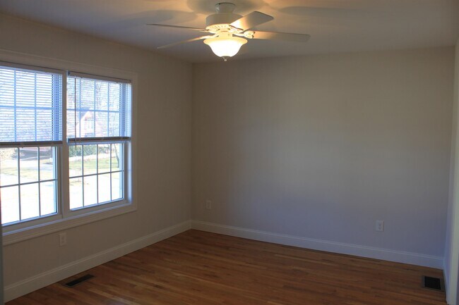 Building Photo - 22 Church St