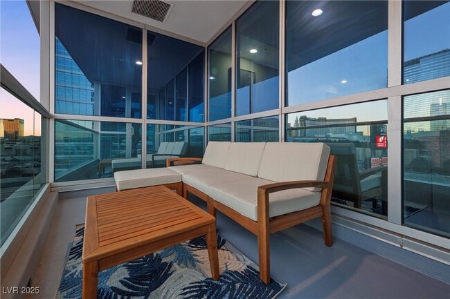 Building Photo - 4525 Dean Martin Dr
