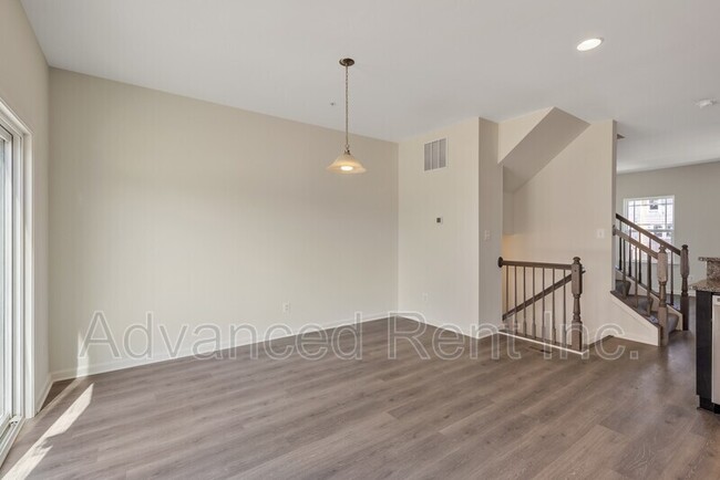 Building Photo - 819 Magnolia Ridge Dr