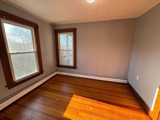 Building Photo - 64 Summer St