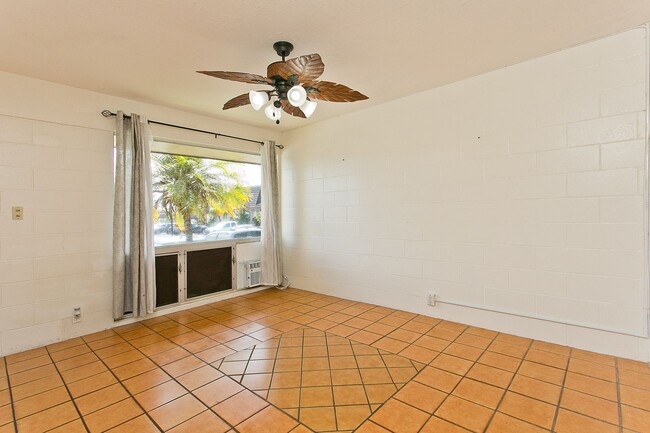 Building Photo - Pacific Village Annex - 2 bedroom, 1.5 bat...