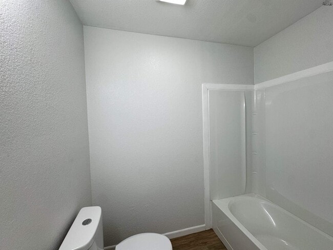 Building Photo - 4505 Mistletoe Dr