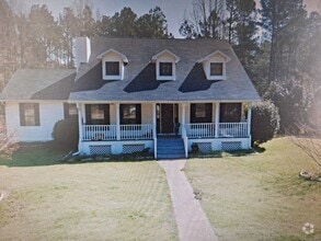 Building Photo - 4 bedroom 2 bath in Northport $2,000.00