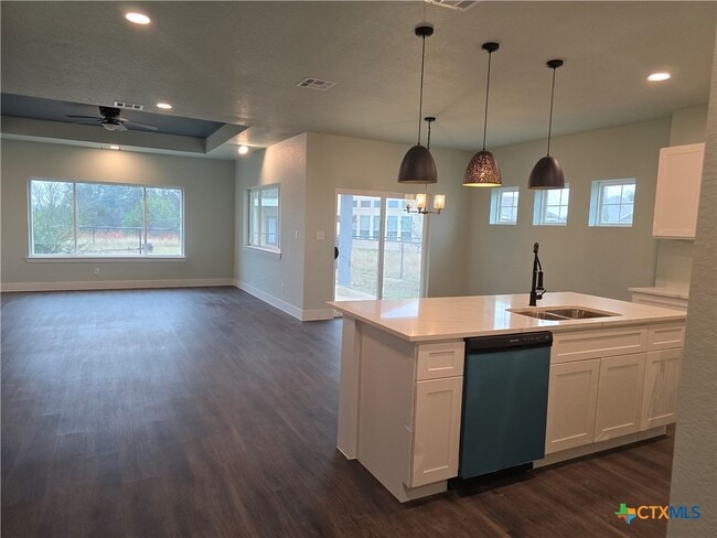 Building Photo - 206 Lewis Todd