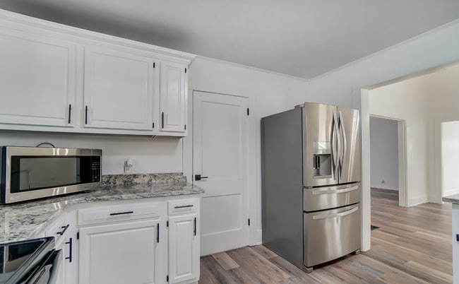 Building Photo - 3BR/2BA Home in Bellefontaine - Completely...