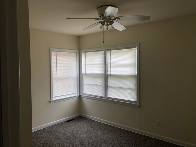 Building Photo - Charming 3-Bedroom Home Near Kenosha Dream...