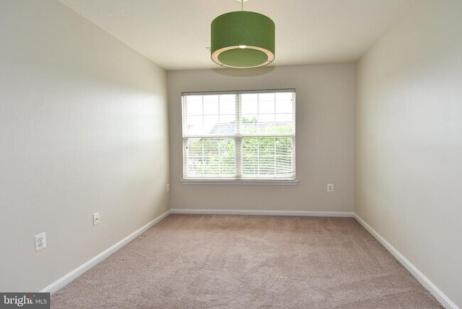 Building Photo - 15511 Kennett Square Way