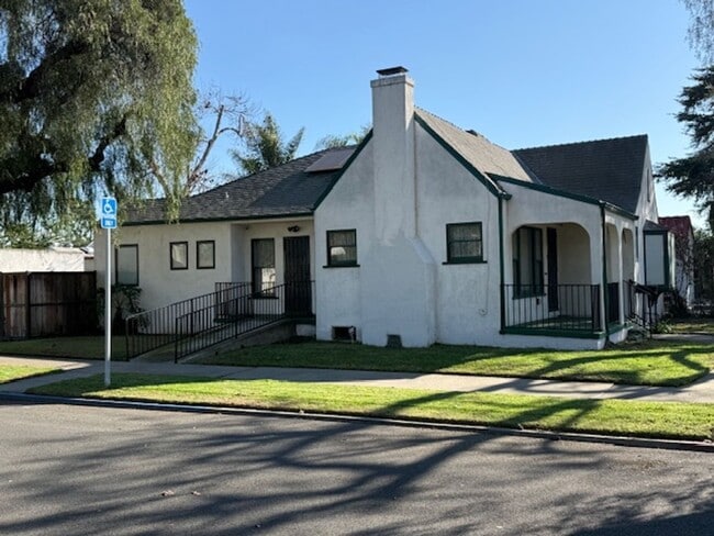 Building Photo - Corner lot home with Lots of Curb Appeal